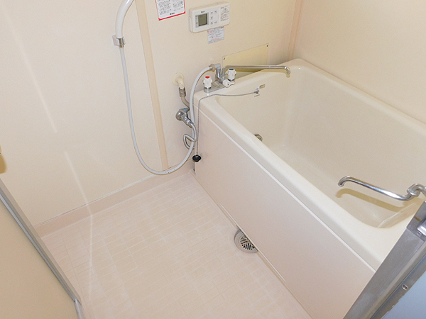 バス・シャワールーム　追い焚き機能完備