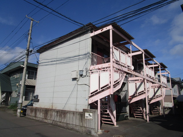 ロイヤルコーポ青山の建物外観