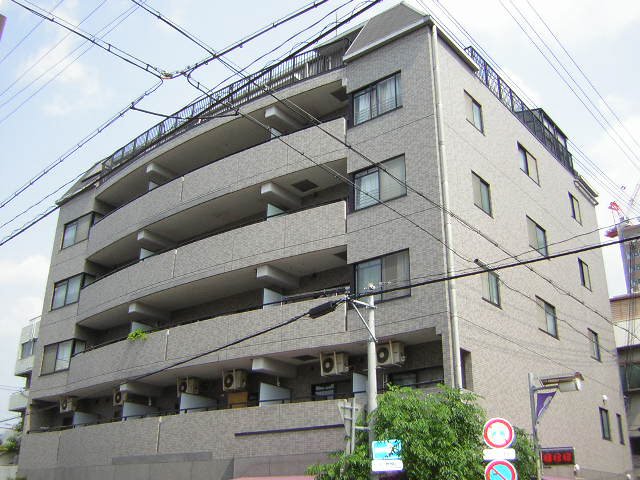 西宮市馬場町のマンションの建物外観