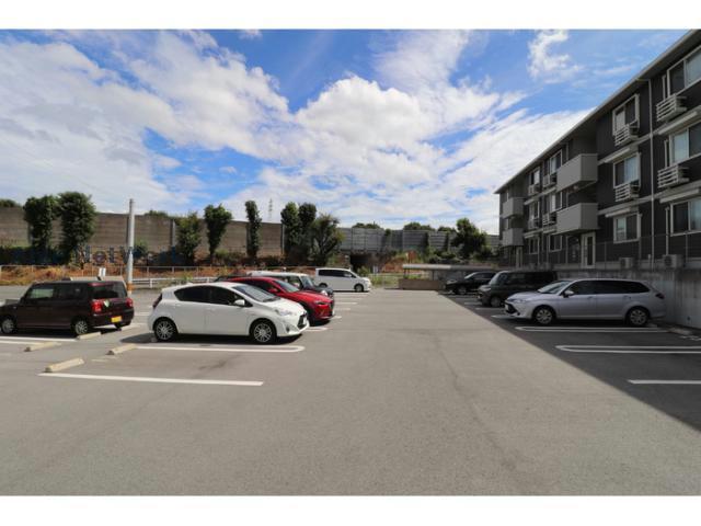 駐車場　駐車場