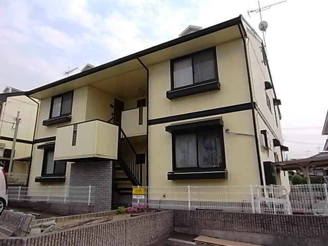 神戸市西区竜が岡のアパートの建物外観
