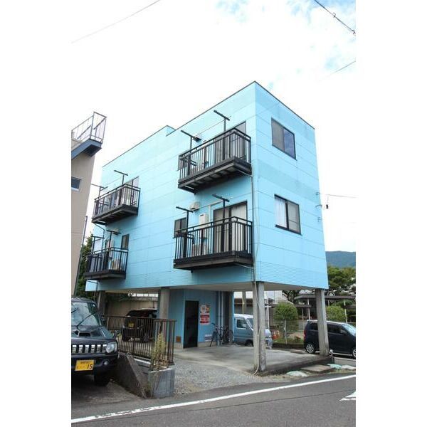 静岡市葵区弥勒のアパートの建物外観