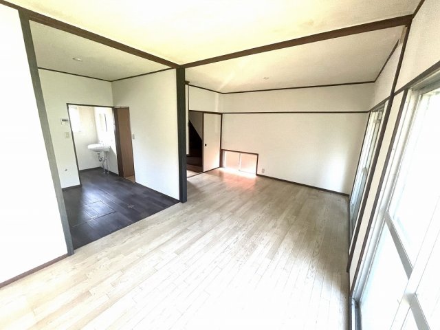 青葉台ファクトリー貸家の居間写真
