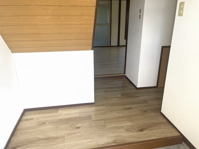 青葉台ファクトリー貸家の居間写真