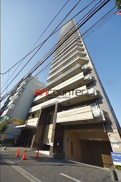 【新宿区原町のマンションの建物外観】