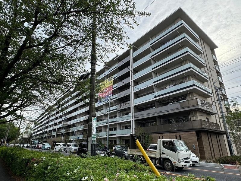 朝霞市幸町のマンションの建物外観