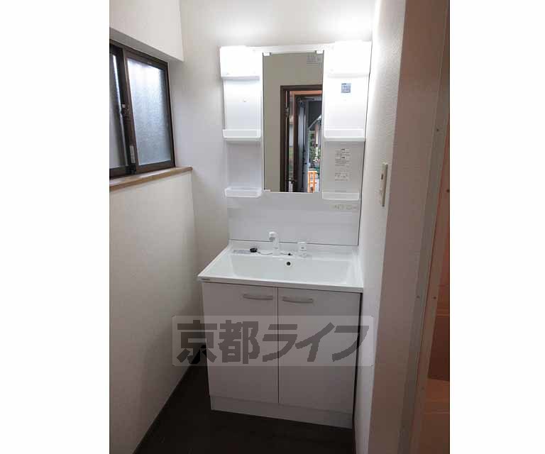 洗面設備　独立洗面台あります！