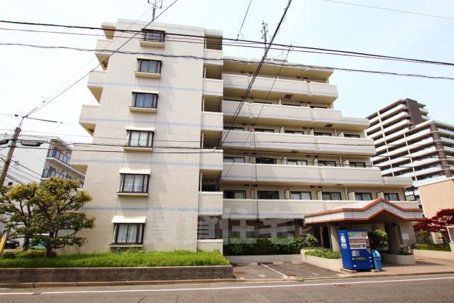 【広島市中区光南のマンションの建物外観】