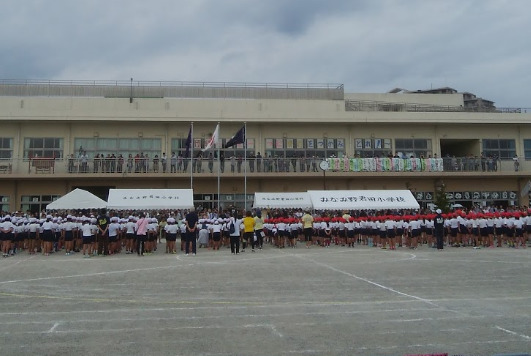 【八王子市みなみ野のマンションの小学校】