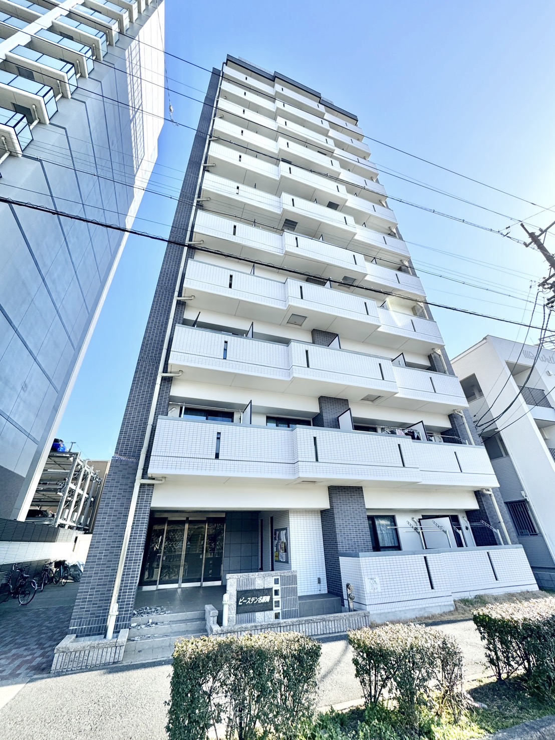 名古屋市中川区西日置のマンションの建物外観