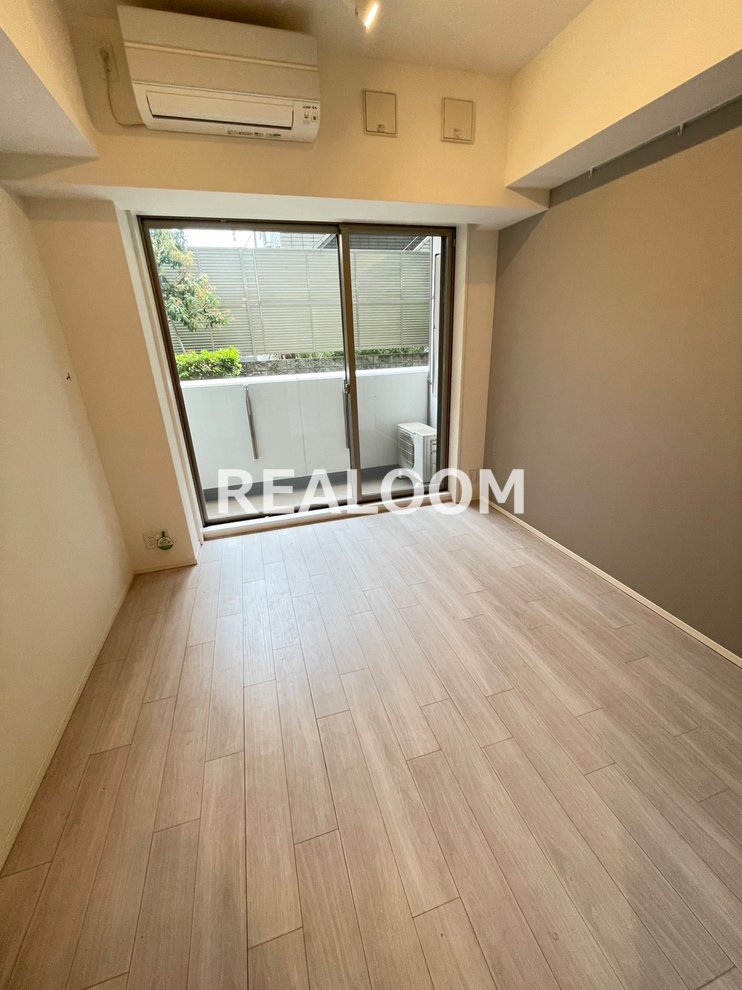 居室・リビング　写真と現況が異なる場合は現況を優先いたします。