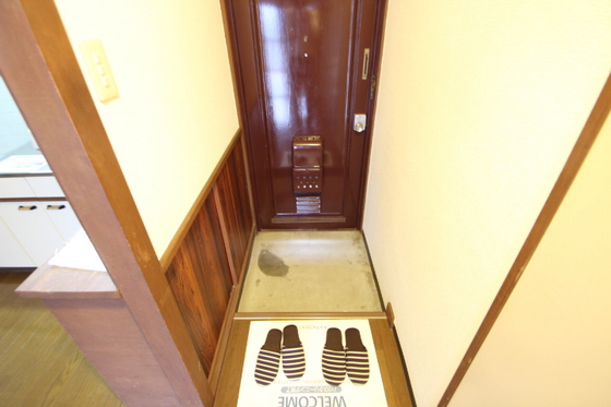 玄関　※別部屋の写真です