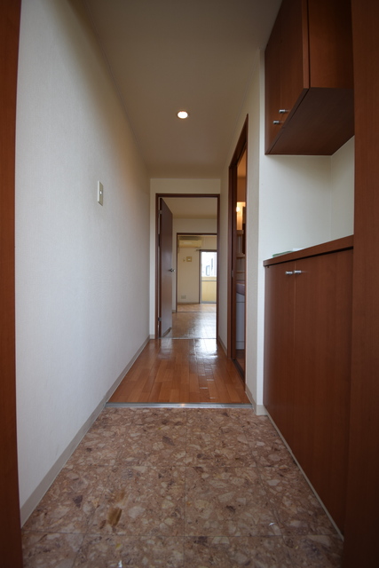 玄関　玄関から見える廊下です★