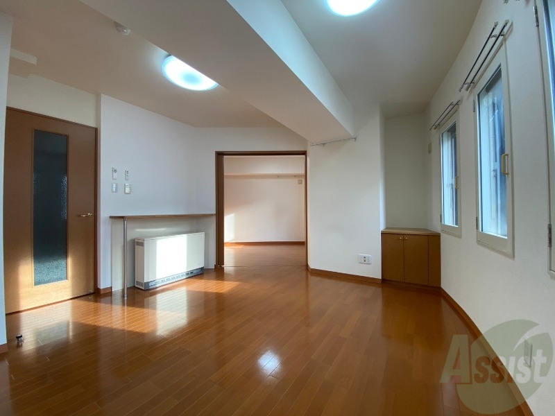 居室・リビング　広くてキレイなお部屋が広がっていて、充実した生活が送れそう。