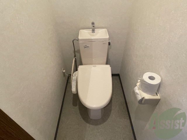 トイレ　トイレとお風呂が別なので清潔に使えて嬉しいですね。