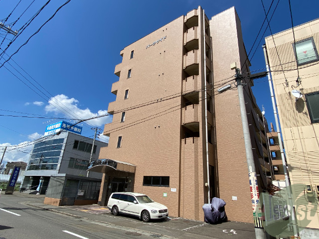 建物外観　１Ｋ、温水洗浄便座、エレベーター付き