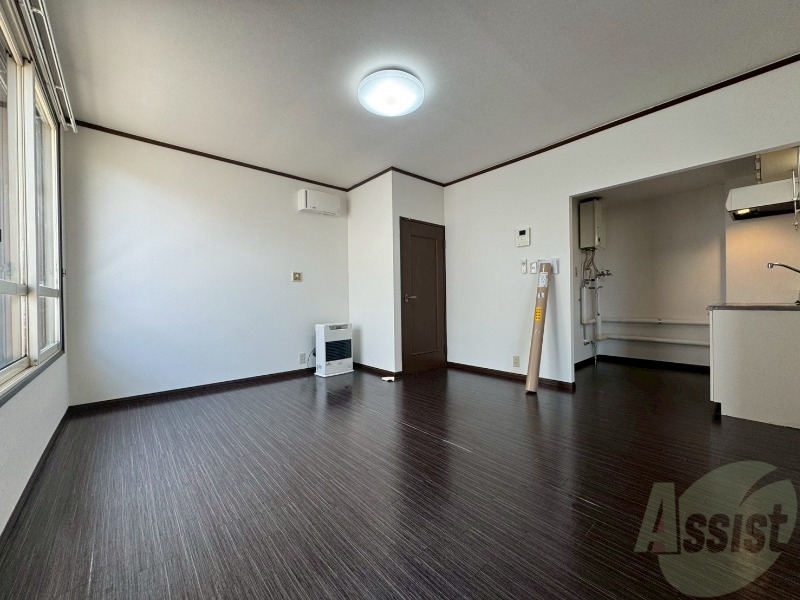 居室・リビング　広くてキレイなお部屋が広がっていて、充実した生活が送れそう。