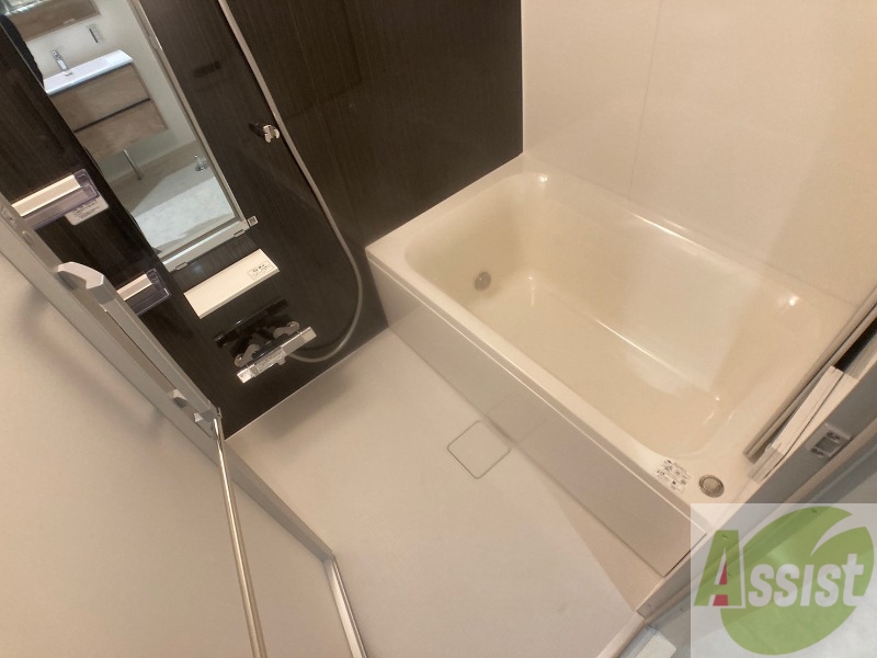 バス・シャワールーム　お風呂になります。一日の疲れを癒してくださいね。