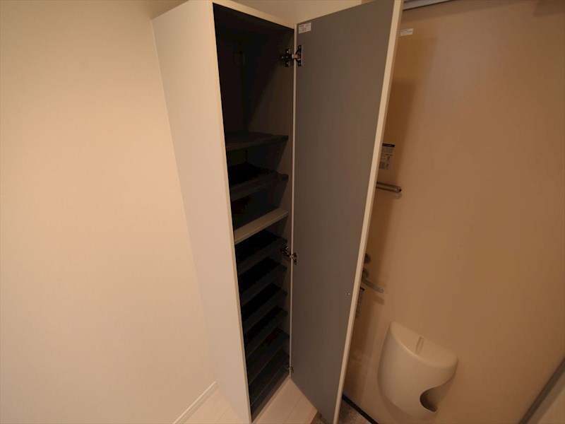 玄関　玄関　シューズボックス付（収納充実してます）