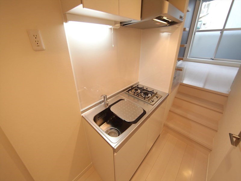 キッチン　システムキッチン（ガス2口）冷蔵庫・レンジ等ご用意できます