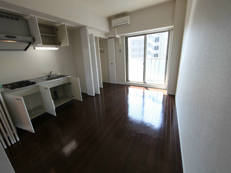 居室・リビング　洋室8.7帖　エアコン完備