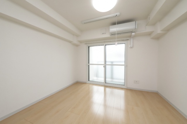 居室・リビング　居室（1～8F：家具家電付）