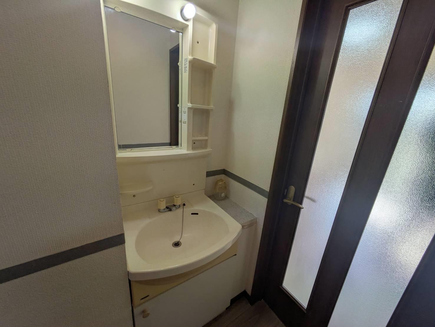 洗面設備　独立洗面台です