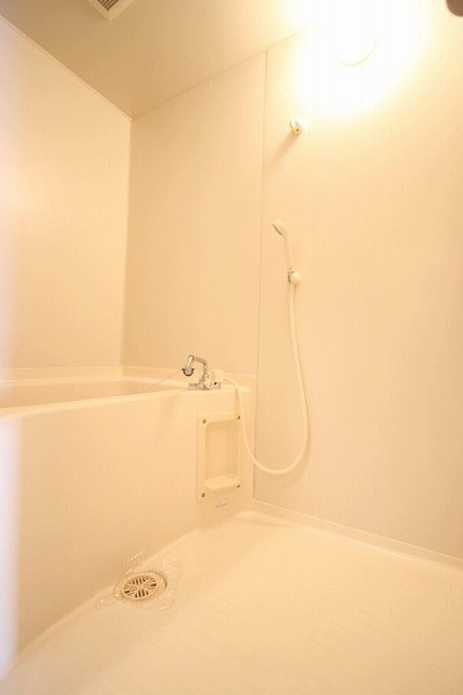 バス・シャワールーム　同物件別部屋