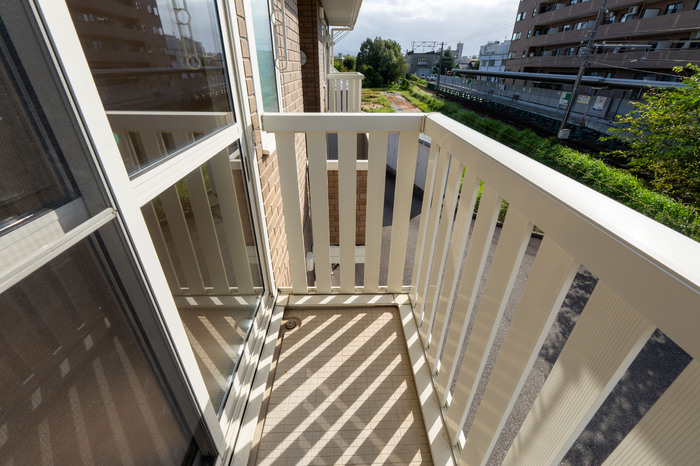 バルコニー　落ち着いたエントランスです