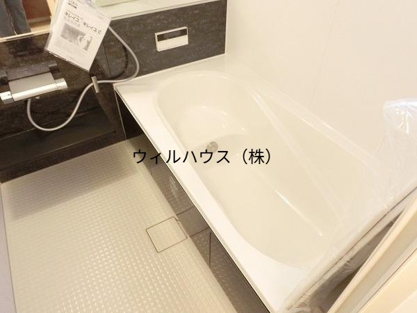 バス・シャワールーム　浴室乾燥機、追焚機能付の広々バスルーム！
