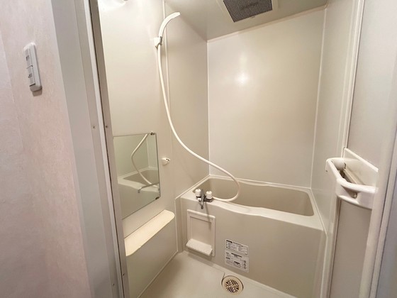 バス・シャワールーム　※別部屋の写真です