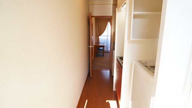 その他　明るいお部屋であこがれの一人暮らし。