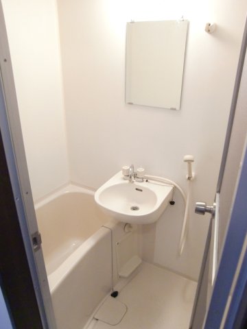 バス・シャワールーム　日々の疲れを癒すお風呂付です