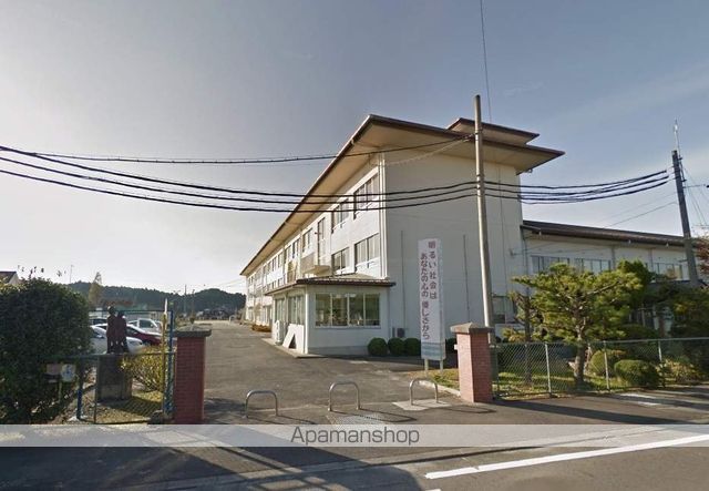 小学校　甲賀市立小学校油日小学校（小学校）まで1476m