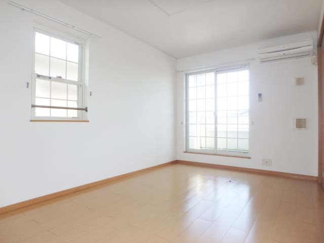 居室・リビング　１０．３帖のリビング♪