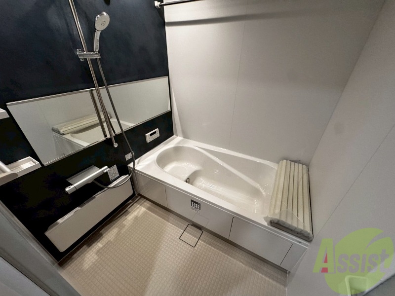 バス・シャワールーム　こちらはお風呂です。毎日の疲れをさっぱり流しましょう。