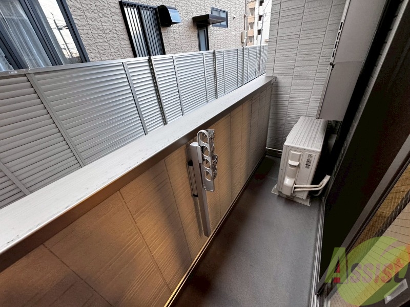 バルコニー　こちらはバルコニーです。洗濯物が沢山干せますね。