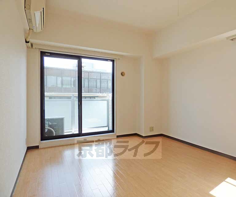 居室・リビング　きれいな洋室です。