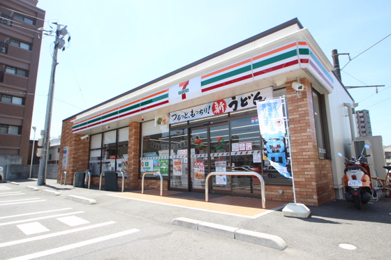 コンビニ　セブンイレブン広島古市３丁目店（コンビニ）まで451m