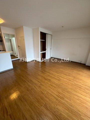 居室・リビング　こちらのリビングで趣味の時間をお楽しみください