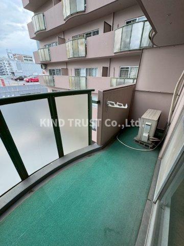 バルコニー　お洗濯にも便利なバルコニー付き