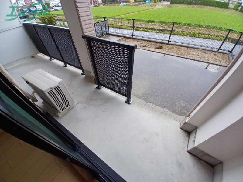 バルコニー　別部屋反転写真です