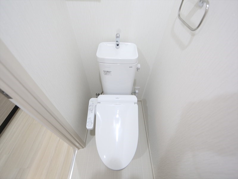 トイレ　温水洗浄暖房便座付トイレ