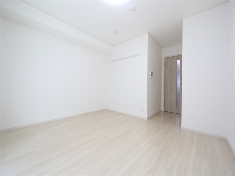 居室・リビング　洋室8.3帖　クローゼット付（収納充実してます）