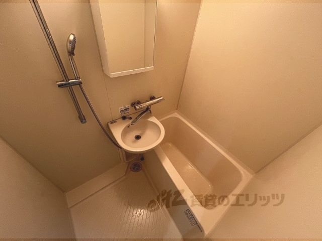 バス・シャワールーム　バス