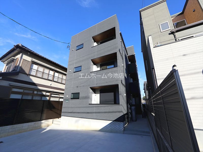 建物外観　外観　オートロック　TVモニターホン　宅配BOX完備