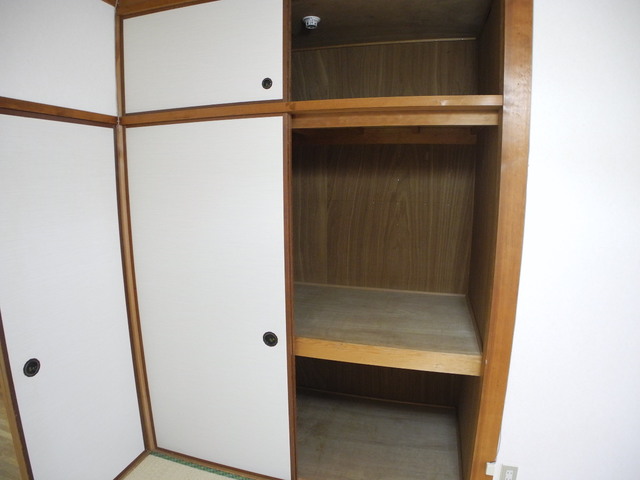 収納　※202号室の写真になります