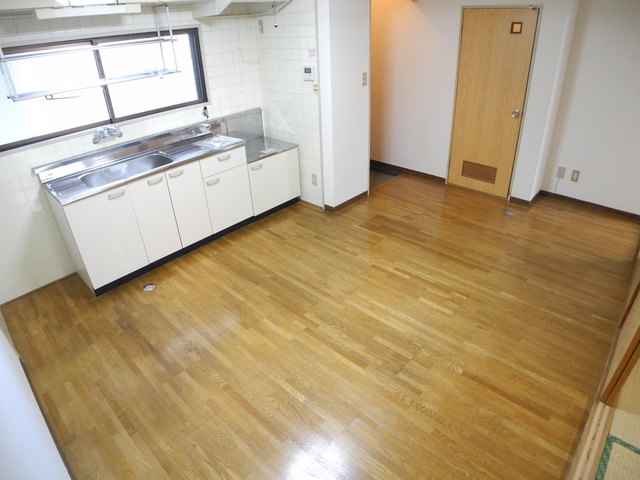 居室・リビング　※202号室の写真になります