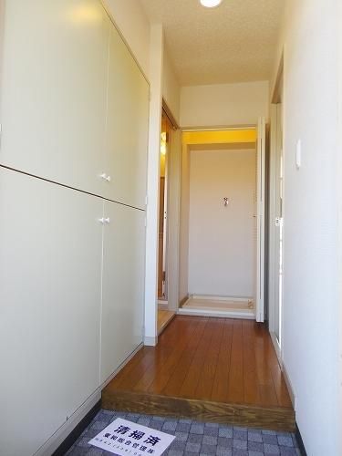 玄関　★大きな下駄箱あります★