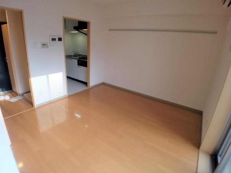 その他　床暖房付きリビング